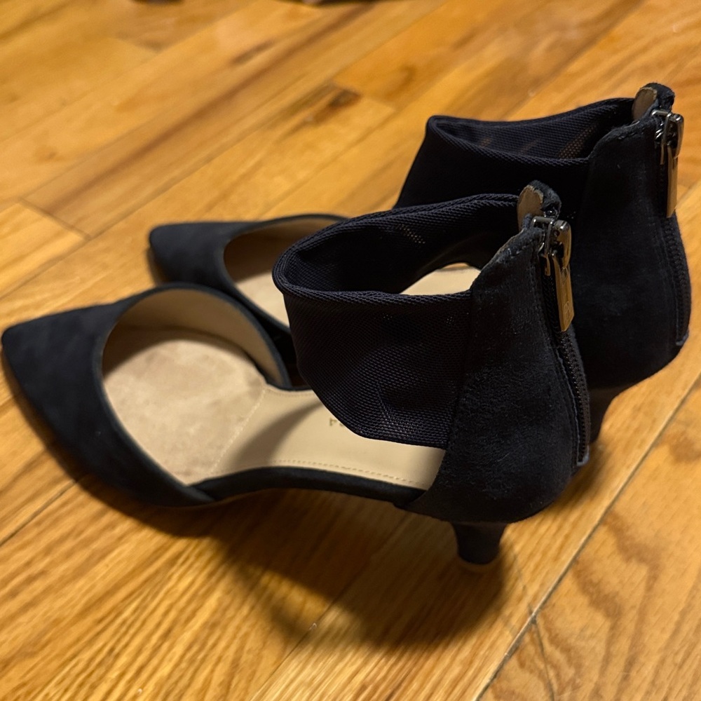 Pelle Moda Elegant navy Ankle Strap kitten heels - Picture 5 of 5